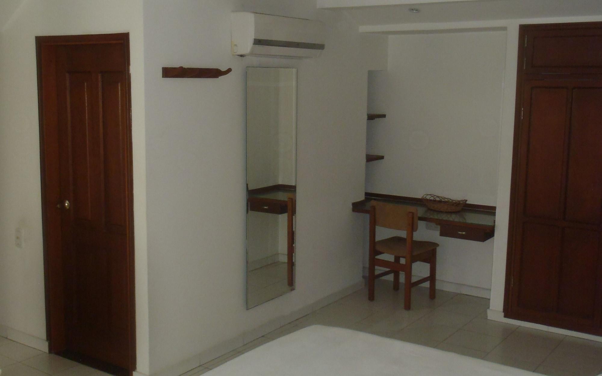 Coral Reef Hotel 3*