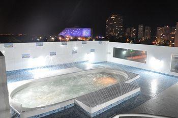 Coral Reef Hotel 3*