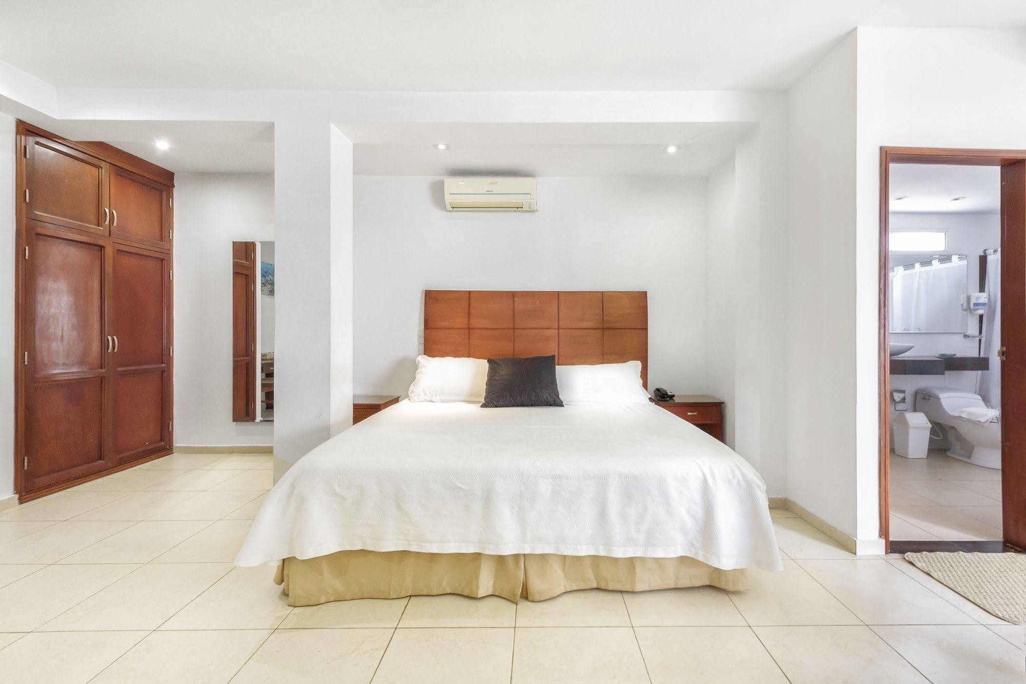 Hotel Coral Reef 3*